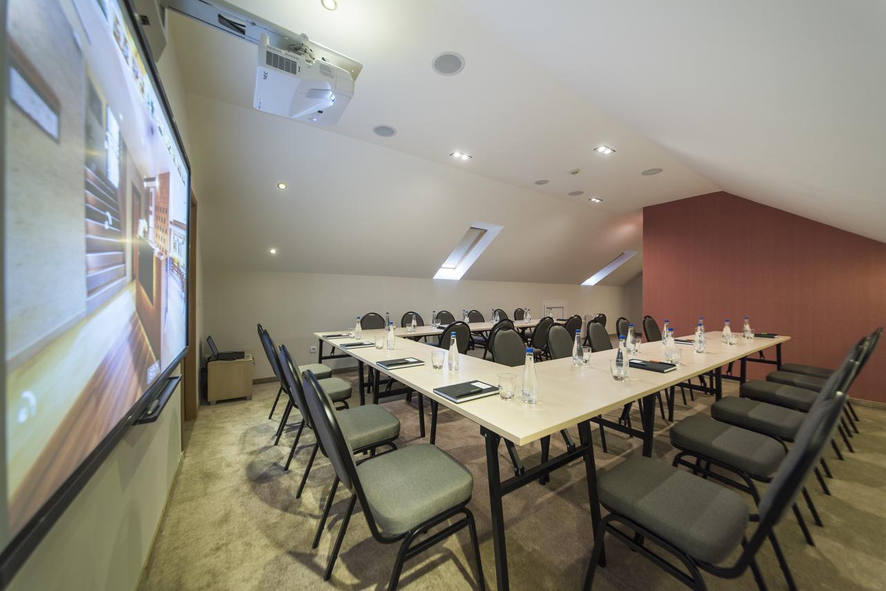 Aparthotel Mons